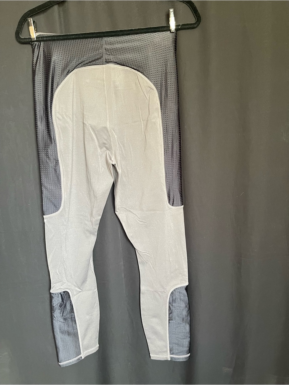 Fabletics Gray & Black Two-Tone Leggings